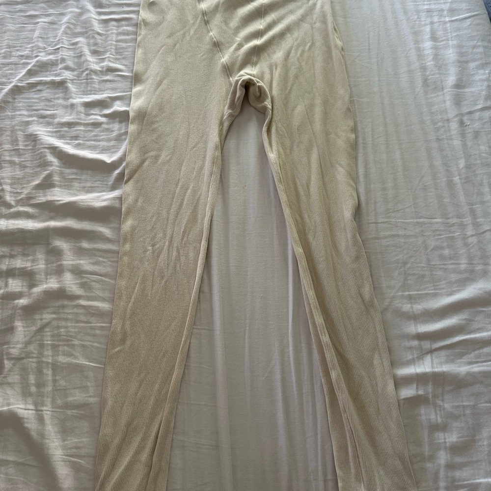 SKIMS Cream Leggings